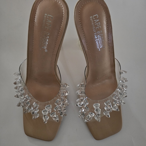 👠CAPE ROBBIN Heels (8.5, Clear) - Picture 2 of 9